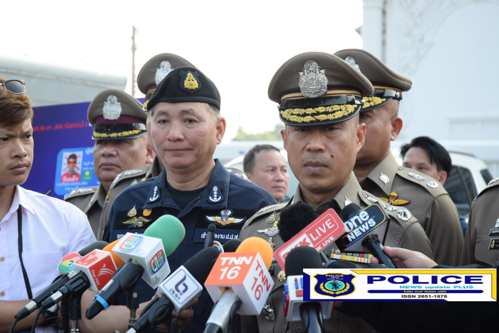 ((POLICE NEWS update PLUS))..”บิ๊กราญพล.ต.ท.สำราญ นวลมา ผู้ช่วย ผบ.ตร.ประธานในพิธีปล่อยแถวระดมปฏิบัติการปิดล้อมตรวจค้นเครือข่ายยาเสพติดรายสำคัญ