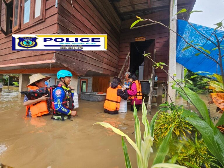 ((POLICE NEWS update PLUS))…มูลนิธิป่อเต็กตึ๊งจัดทีม “ช่วยเหลือผู้ประสบภัยน้ำท่วมเชียงใหม่”.. พร้อมกระจายเครื่องอุปโภคบริโภค สมทบทีมอาสาฯ “ช่วยเหลือชาวลำปาง” !! และเปิดลานสักการะหลวงปู่ฯ ระดมเจ้าหน้าที่-จิตอาสาแพ็กถุงยังชีพฉุกเฉิน ณ มูลนิธิป่อเต็กตึ๊ง พลับพลาไชย กรุงเทพฯ