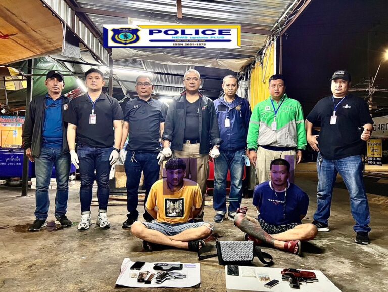 ((POLICE NEWS update PLUS))…”.สน.เพชรเกษม พร้อมด้วยเจ้าหน้าที่ตำรวจฝ่ายสืบสวน สน.เพชรเกษม ได้ร่วมกันจับกุมตัวชายวัยรุ่น2รายไว้ได้พร้อมอาวุธปืน ๒ กระบอกและกระสุนอีกเพียบพร้อมยาไอร์”