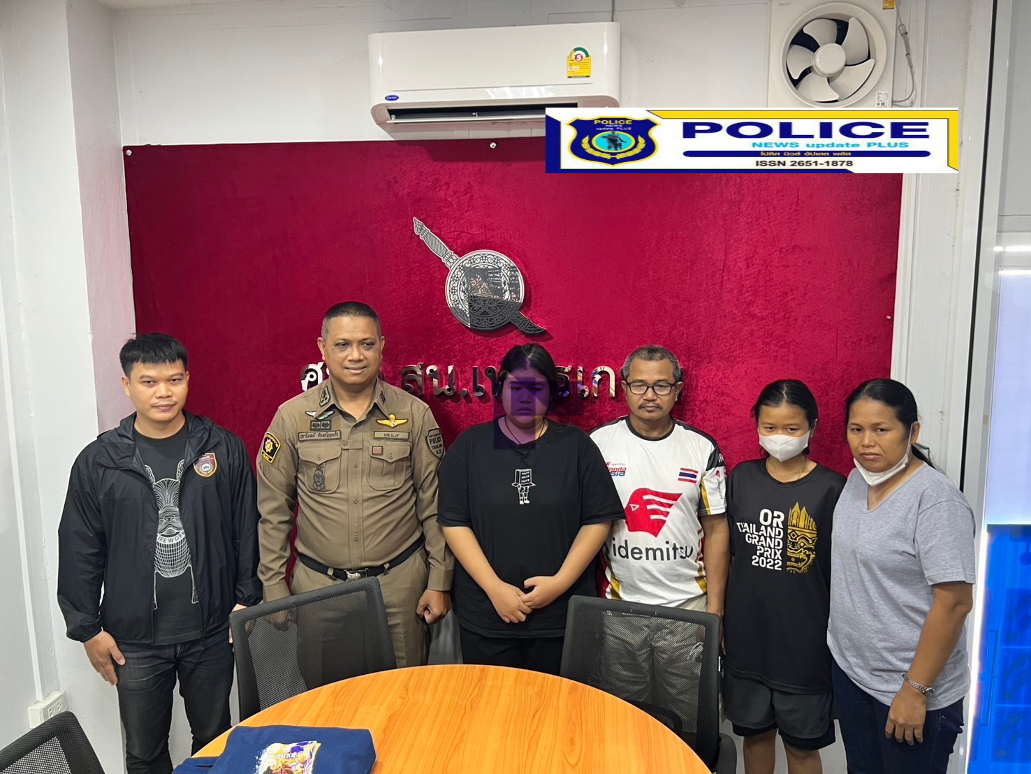 ((POLICE NEWS update PLUS))…”ผกก.สน.เพชรเกษม สั่งการฝ่ายสืบสวน ออกตามหานักเรียนสาว หลังพ่อแจ้งความหายตัวออกจากบ้านสุดท้ายโดนแกงค์คอลเซนเตอร์หลอกให้เปิดห้องพัก โชคดี สืบเพชรเกษมตามจนพบตัว ก่อนที่จะโอนให้กับคนร้ายรอดเป็นเหยื่อหวุดหวิด”