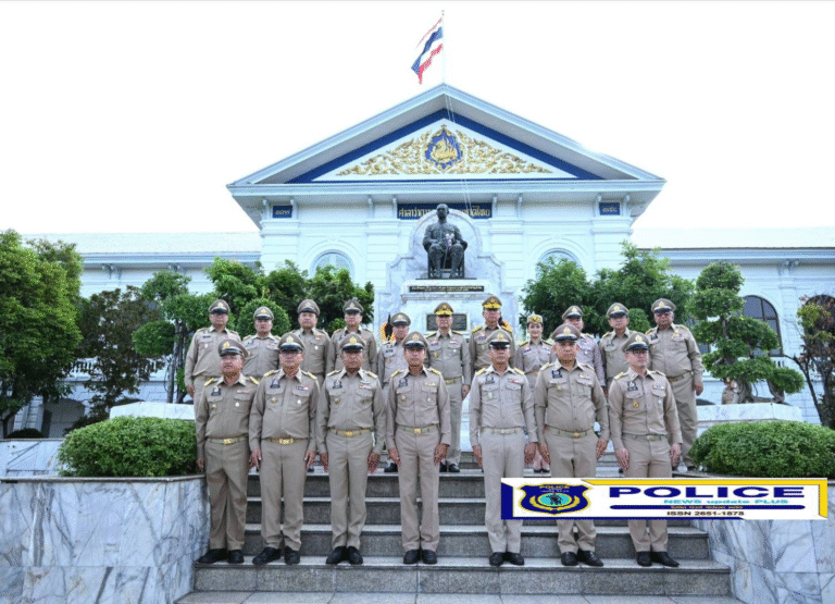 ((POLICE NEWS update PLUS))…”ทรงศักดิ์-ศักดิ์ดา-ศศิธร“ นำข้าราชการมหาดไทย แสดงพลังความรู้รักสามัคคี ร่วมขับร้องเพลงชาติไทย เนื่องในวันพระราชทานธงชาติไทย ประจำปี 2568