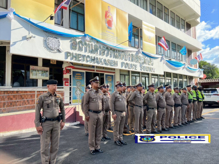 ((POLICE NEWS update PLUS))…”ผกก.สส.สน.เพชรเกษม พร้อมด้วยข้าราชการตำรวจในสังกัด สน.เพชรเกษม ร่วมกิจกรรม 108 ปี วันพระราชทานธงชาติไทย