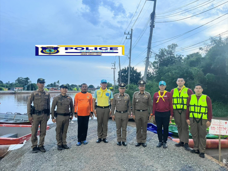 ((POLICE NEWS update PLUS))…”ผบก.ภ.จว.สิงห์บุรีพร้อมข้าราชการตำรวจและจิอาสา ตรวจเยี่ยมให้กำลังใจแก่จิตอาสาผู้ปฏิบัติงาน โรงครัวพระราชทาน มูลนิธิอาสาเพื่อนพึ่ง (ภาฯ) ยามยาก สภากาชาดไทย ณ โรงครัวพระราชทานฯ ประตูระบายน้ำบางโฉมศรี ม. 1 ต.ชีน้ำร้าย อ.อินทร์บุรี จว.สิงห์บุรี