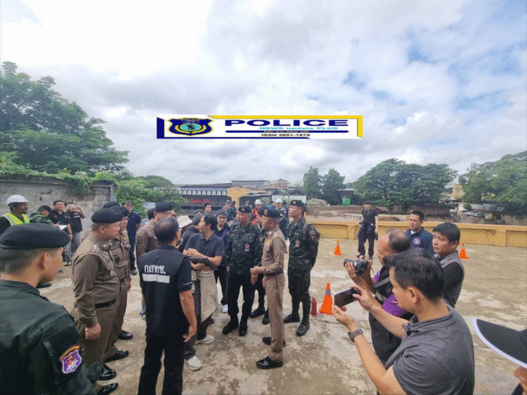 ((POLICE NEWS update PLUS))…”บิ๊กโต้ง”รอง ผบช.ภาค 6 ลุยพื้นที่แม่สอด ตรวจเสา-สัญญาณโทรศัพท์มือถือ บริเวณด่านบ้านวังตะเคียน ฝั่งตรงข้ามเป็นเมียวดีคอมเพล็กซ์ และ อ.ท่าวังผา ตรงข้ามชเวก๊กโก สกัด Roaming-แก๊งคอลเซนเตอร์