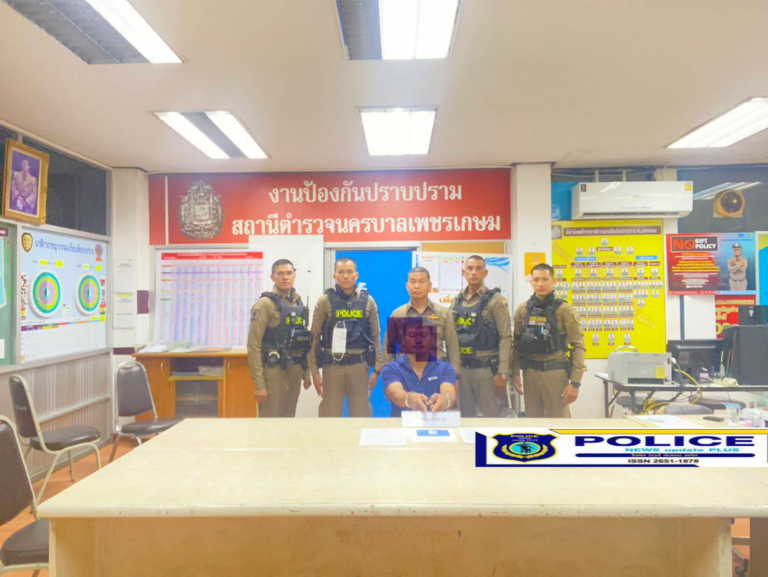 ((POLICE NEWS update PLUS))…”สายตรวจเพชรเกษม รวบหนุ่มครอบครองยาไอซ์ เช็คระบบ one police เจอหนีหมายจับ สภ.ขาณุฯ คดียาเสพติด“